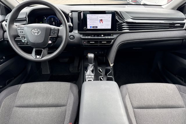 Used 2025 Toyota Camry LE FWD image 17