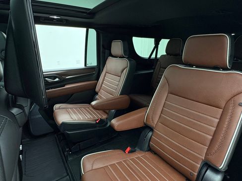 Used 2023 GMC Yukon XL Denali Ultimate w/ LPO, Floor Liner Package AWD/4WD image 58