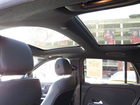 Certified 2022 Mercedes-Benz GLA 250 GLA 250 4MATIC image 21