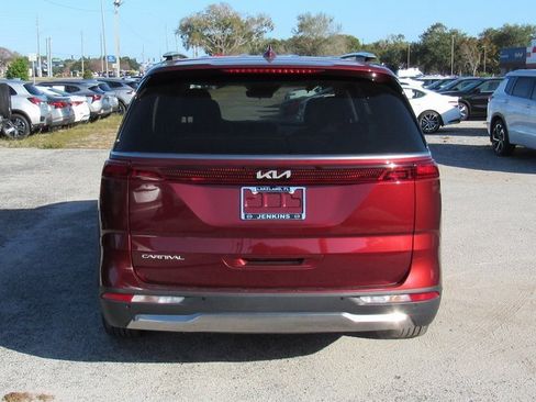 Used 2023 Kia Carnival SX image 5