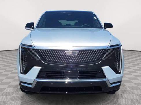 New 2025 Cadillac Escalade IQ Luxury 2 AWD/4WD image 2