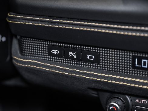 Used 2023 Ferrari F8 Tributo RWD image 32