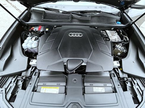 Used 2019 Audi Q8 Premium Plus AWD/4WD image 24