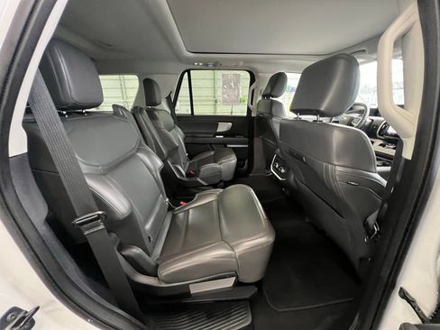 Used 2025 Ford Expedition Active AWD/4WD image 9