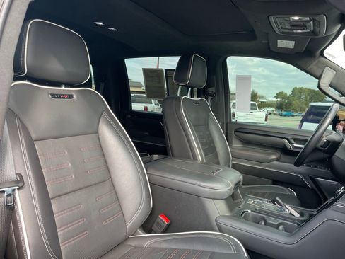 Used 2024 GMC Sierra 2500 AT4X image 26