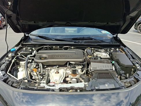 Used 2025 Honda Civic Sport image 28