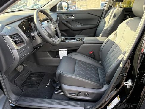 New 2026 Nissan Rogue Platinum image 19