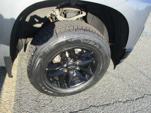 Used 2021 Chevrolet Silverado 1500 Custom Trail Boss w/ LPO, Dark Essentials Package image 10