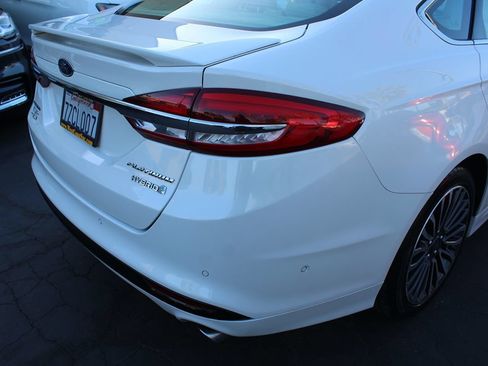 Used 2017 Ford Fusion Platinum FWD image 17