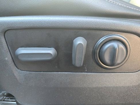 Used 2021 Chevrolet Silverado 1500 LTZ image 27