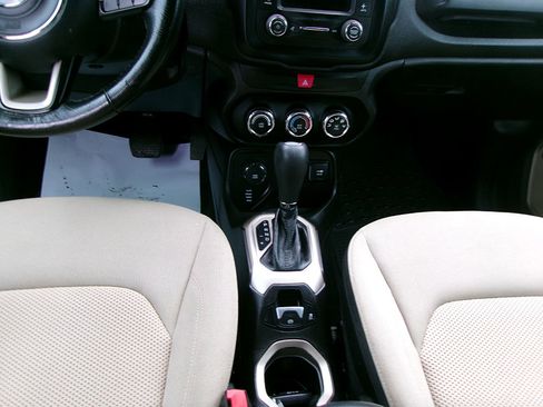 Used 2016 Jeep Renegade 75th Anniversary image 14