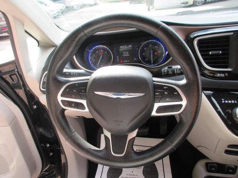Used 2021 Chrysler Voyager Lxi FWD image 15
