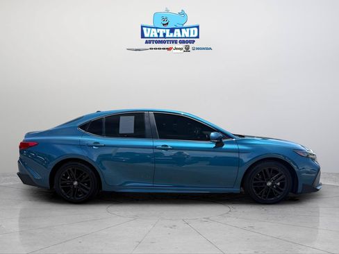 Used 2025 Toyota Camry SE w/ Convenience Package FWD image 6