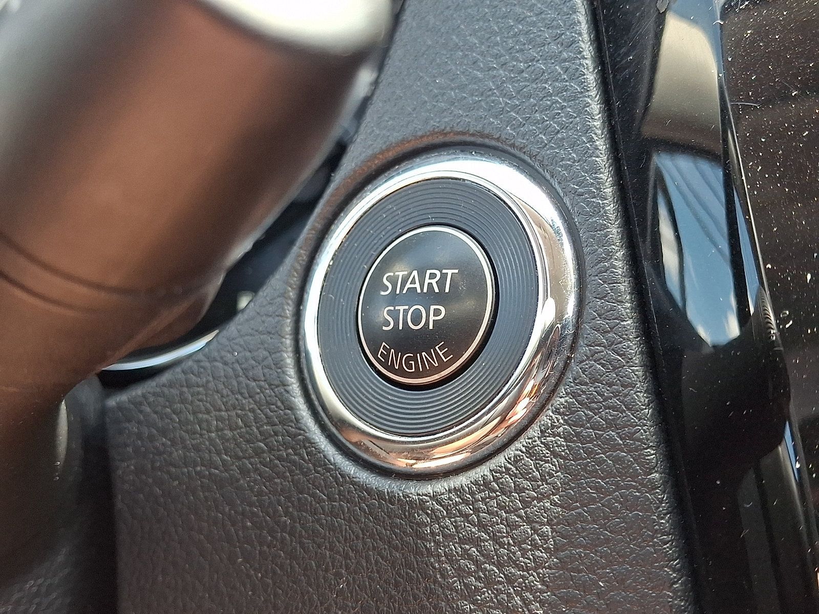 Used 2019 Nissan Rogue SV AWD/4WD image 24