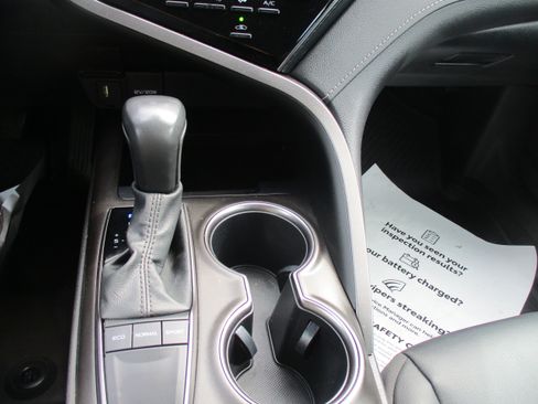 Used 2023 Toyota Camry SE w/ Convenience Package FWD image 15