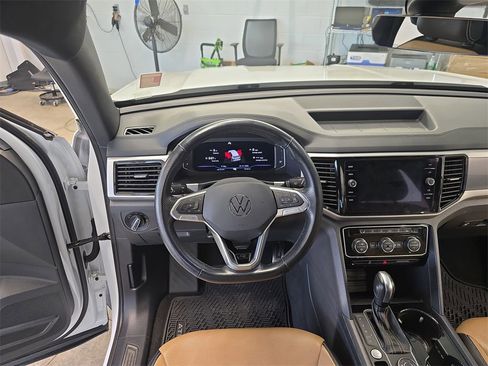 Used 2022 Volkswagen Atlas Cross Sport SEL Premium R-Line image 13