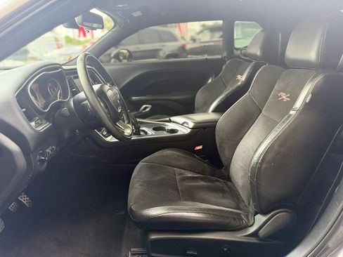 Used 2015 Dodge Challenger R/T Scat Pack w/ Leather Interior Group RWD image 19