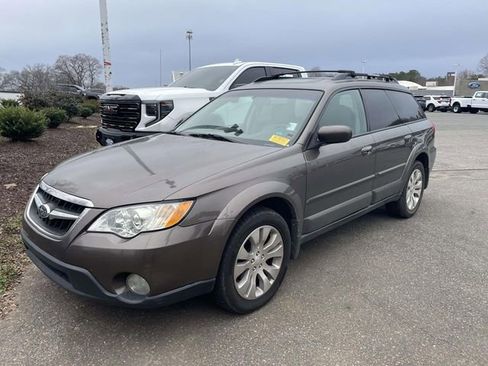 Used 2009 Subaru Outback 2.5i Limited image 3