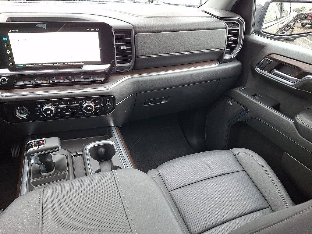 Used 2024 GMC Sierra 1500 SLT w/ SLT Convenience Package AWD/4WD image 11