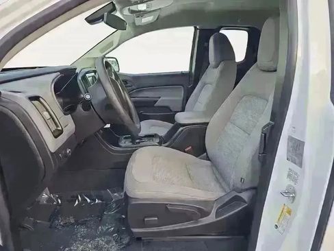 Used 2022 Chevrolet Colorado W/T image 9