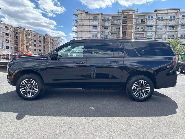 Used 2025 Chevrolet Suburban Z71 AWD/4WD image 3