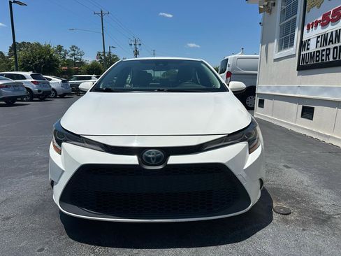 Used 2020 Toyota Corolla LE FWD image 2