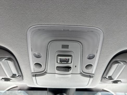 Used 2022 Toyota Prius LE FWD image 25