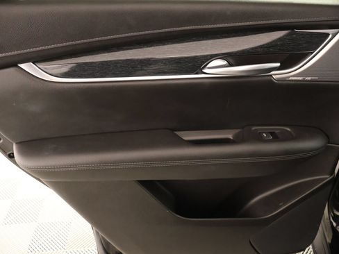 Used 2022 Cadillac XT5 Premium Luxury w/ Technology Package FWD image 17