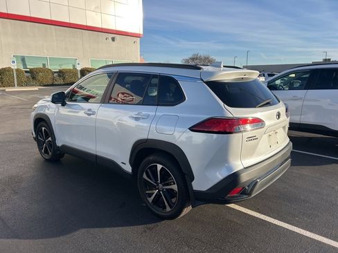 Used 2023 Toyota Corolla Cross XSE image 8