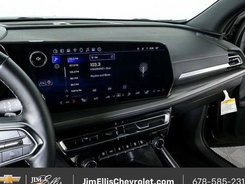 Certified 2025 Chevrolet Traverse LT FWD image 12