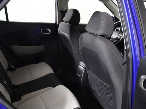 Used 2023 Hyundai Venue SEL image 25