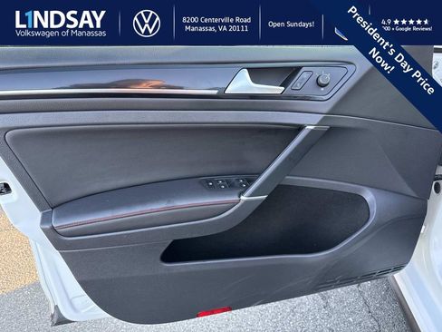 Used 2017 Volkswagen GTI SE image 8