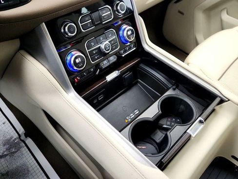 Used 2023 GMC Yukon Denali image 16