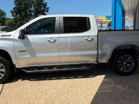 Used 2020 Chevrolet Silverado 1500 RST w/ Texas Edition AWD/4WD image 4