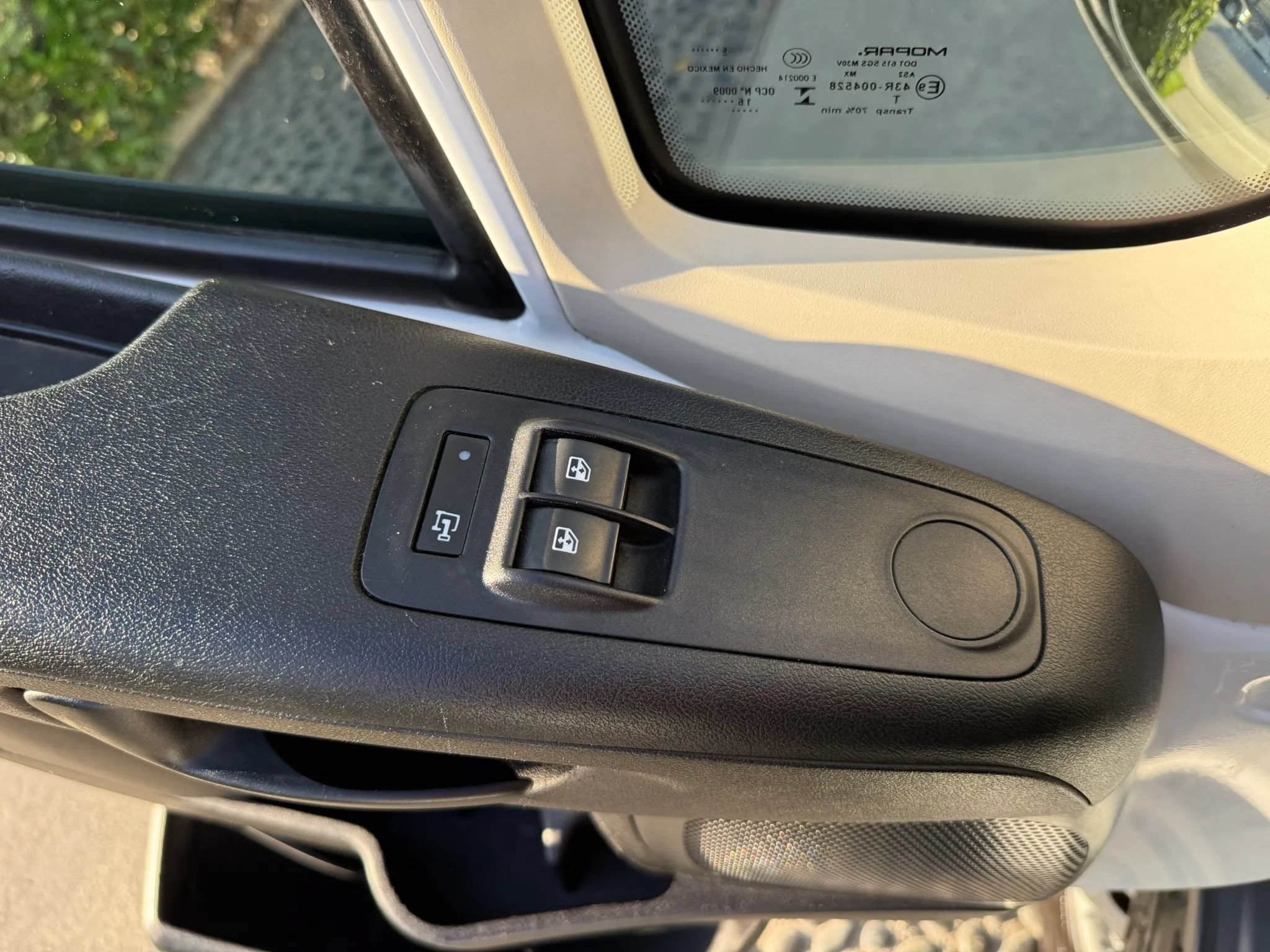 Used 2017 RAM ProMaster 1500 FWD image 11