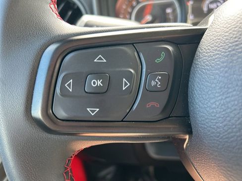 Used 2024 Jeep Wrangler Unlimited Rubicon AWD/4WD image 17