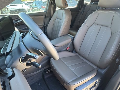 New 2025 Audi Q6 e-tron Premium image 14