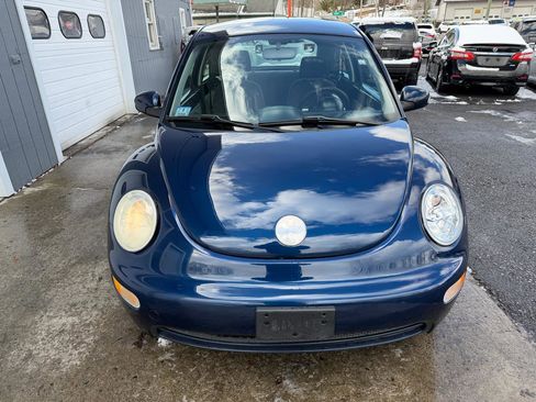 Used 2004 Volkswagen Beetle GL image 2