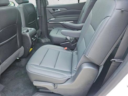 Used 2026 Chevrolet Traverse LT w/ Sun and Wheel Package FWD image 10