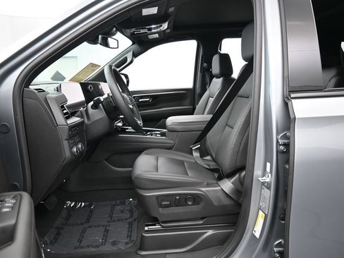 Used 2026 Chevrolet Tahoe Z71 w/ Comfort Package AWD/4WD image 11