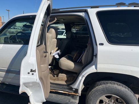 Used 2004 GMC Yukon SLT w/ 1SD Preferred Equipment Group image 10