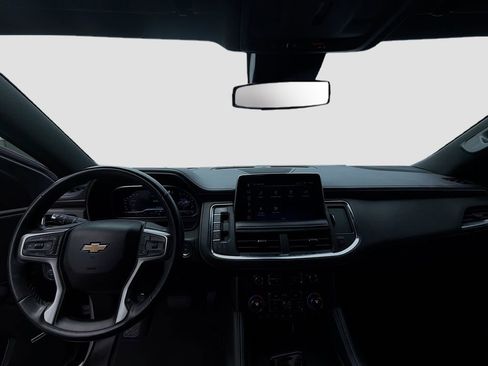 Used 2023 Chevrolet Suburban Premier image 16