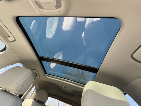 Used 2023 Audi Q3 2.0T Premium w/ Convenience Package image 29