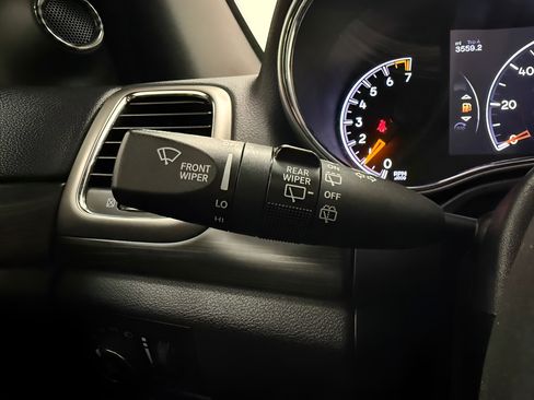 Used 2020 Jeep Grand Cherokee Altitude AWD/4WD image 20