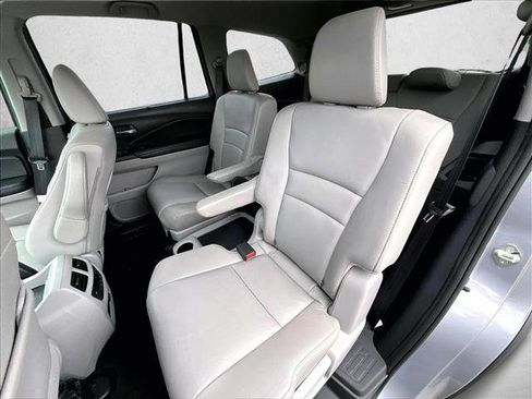 Used 2019 Honda Pilot Touring image 26