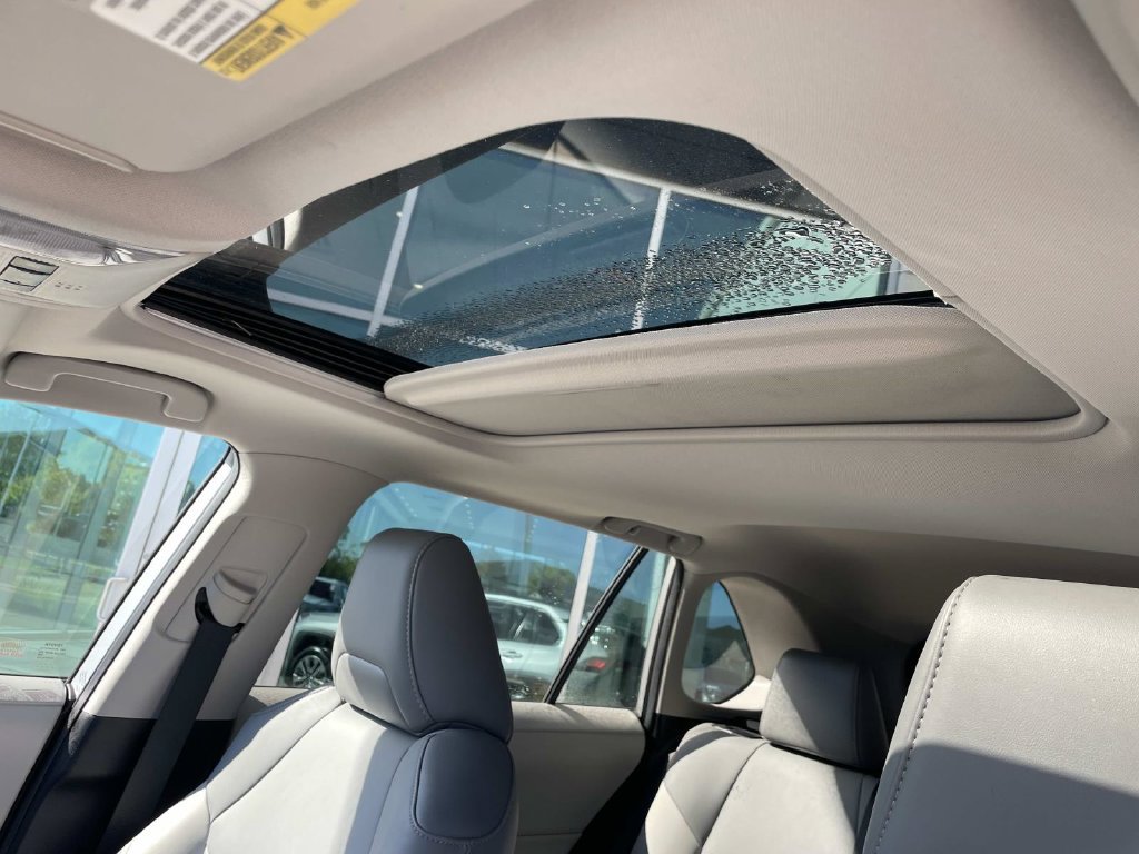 Used 2019 Toyota RAV4 XLE Premium FWD image 19