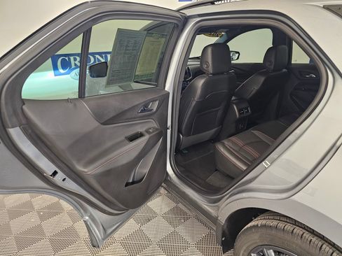 Used 2024 Chevrolet Equinox RS FWD image 17