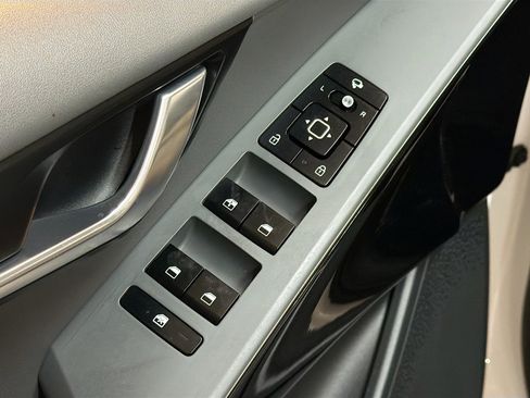 Used 2023 Kia Niro EX Touring image 15