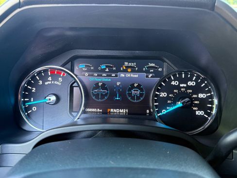 Used 2019 Ford F350 Platinum w/ Platinum Ultimate Package AWD/4WD image 16
