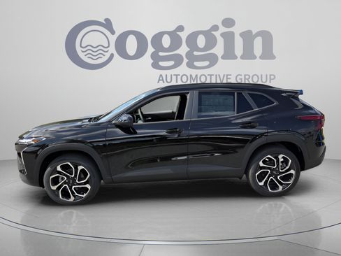 New 2026 Chevrolet Trax RS w/ Sunroof Package FWD image 2